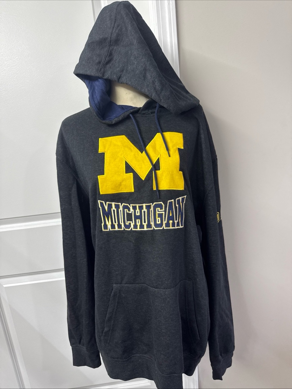 Colosseum Black & Yellow Michigan Hooded Sweatshirt